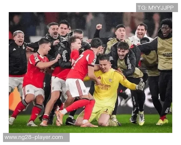 足总杯精彩对决拜仁与本菲卡战成平局神扑瞬间引发全场热议与转会传闻