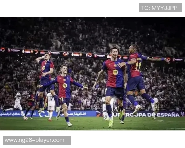 世界杯惊现冷门巴萨以三球完胜马竞赛场争议判罚引发热议